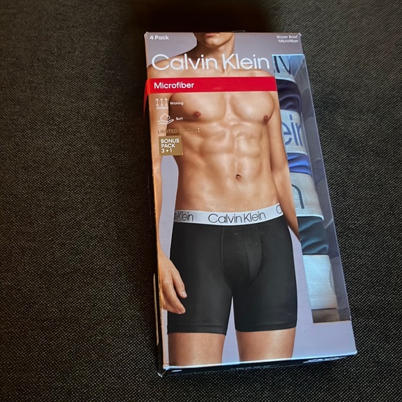 Calvin Klein 4 pack boxer Briefs - Picture 1 of 2